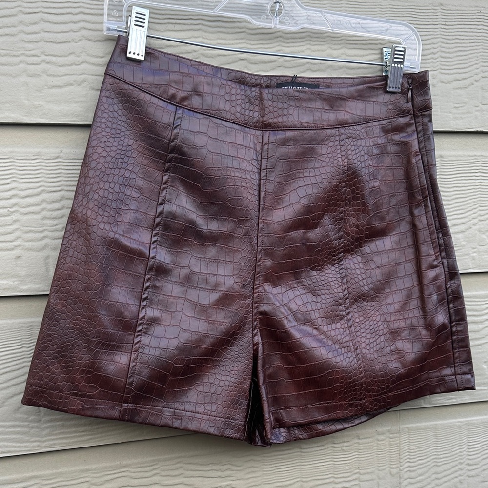 Size 8 USA - EU 40 PrettyLittleThing High Waist Brown Croc Shorts